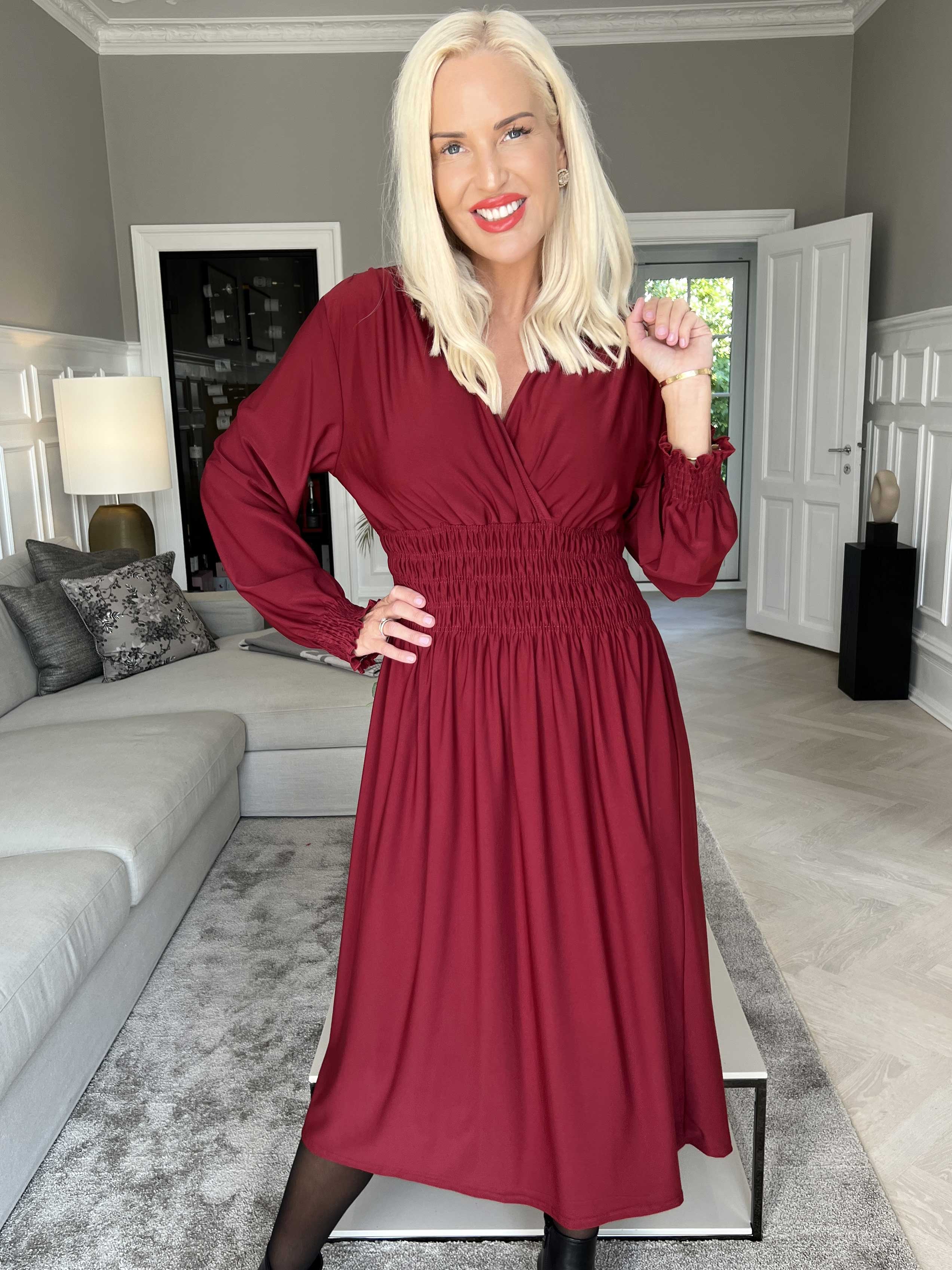 Pams Plain Midi L/S - Elastisk klänning med smock och långa ärmar